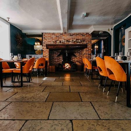 The Black Lion Hotel リトル・ウォルシングハム エクステリア 写真